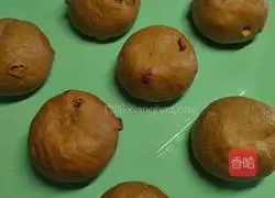 Illustration of making homemade jujube brown sugar blossom steamed buns 21