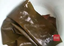 How to stew kelp with sauerkraut Illustration 1