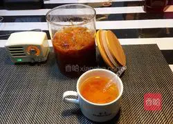 Illustration of how to make honey grapefruit tea 14