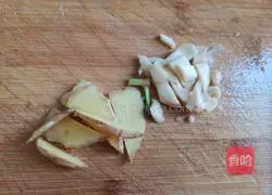 Illustration of how to make fried pork slices with king oyster mushroom 7