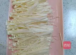 Tomato and enoki mushroom soup Illustration of how to make soup 1