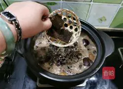 Illustration of how to make red beans, red dates, taro and cranberry sugar water 10