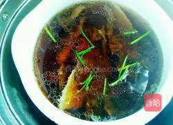 Illustration of how to make red mushroom stewed chicken 15