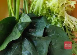 Illustration of how to make hot pot chicken noodle soup 2