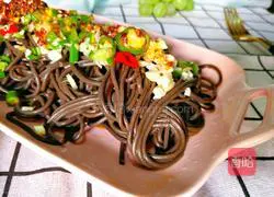 Illustration of how to make cold fern root powder 4