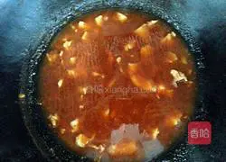 Illustration of how to make spicy boiled fish 6