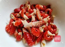 Illustration of how to make spicy crayfish tail 1