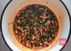 Illustration of how to make cold seaweed and black and white fungus (gastrointestinal cleaner) 8