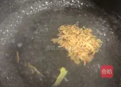 Lantern Festival on the 15th day of the first lunar month - Illustration of how to make seaweed, shrimp skin and egg drop soup 3