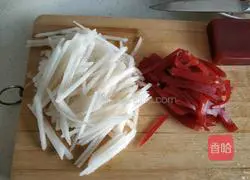 Illustration of how to mix fruits and vegetables with three shredded vegetables 3