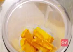 Illustration of how to make banana and pumpkin juice 5