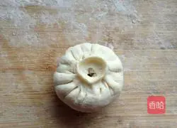 Illustration of how to make steamed buns stuffed with chives 9