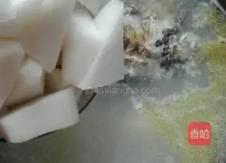 Illustration of how to make crucian carp and radish soup 11