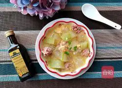 Illustration of how to make salted egg and winter melon meatball soup 10