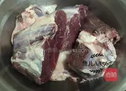 Illustration of how to make braised horse meat 1