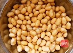 Illustration of how to make casserole white clams, bitter melon and pork ribs soup 1