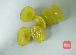 Illustration of how to make green milkshake 3