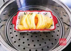 Illustration of how to make pan version of pumpkin buns 3