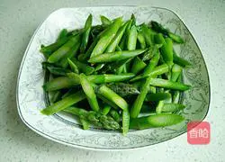 Illustration of how to make asparagus and shredded pork 6