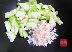 Illustration of how to make shrimp skin loofah soup 5