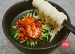 Illustration of how to make seafood fried noodles 10