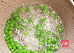 Illustration of how to make pea noodles 3