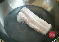 Chestnut Braised Pork Recipe Illustration 2