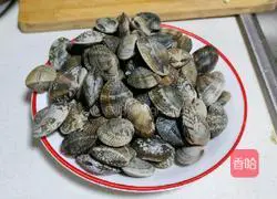 Illustration of how to make clam tofu soup 2