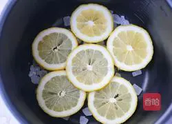 Illustration of how to make lemon ointment for relieving cough and reducing phlegm 6