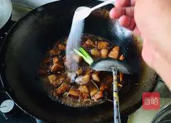 Illustration of Braised Pork Noodles 4