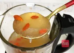 Illustration of how to make peach gum, white fungus and snow swallow soup 7