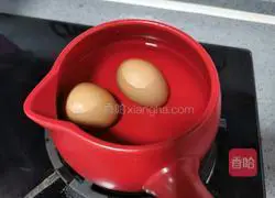 Red bean, black rice and egg sweet soup recipe 5