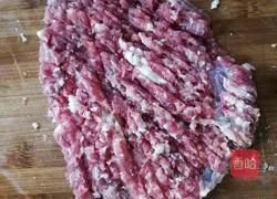 Illustration of making the electric pancake version of mutton pie 7