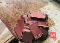 Illustration of how to make duck blood vermicelli and seaweed soup 2