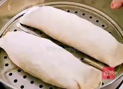 Illustration of how to make Shaanxi snack chive rolls 15