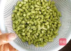 Illustration of how to make noodles 2