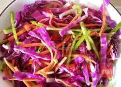 Illustration of how to make cold purple cabbage 6