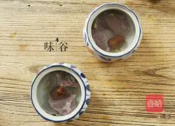 Illustration of how to make dendrobium stewed lean meat soup 4