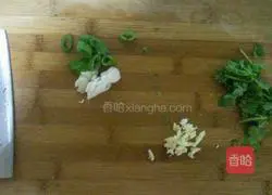 Illustration of how to make meatballs stuffed with winter melon 2