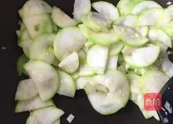 Illustration of how to make gourd egg drop soup 5