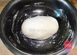 Illustration of how to make dried beans and fresh meat buns 5