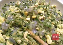 Illustration of how to make cucumber, shrimp and egg dumplings 5