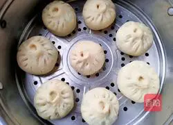 Illustration of how to make zucchini meat buns 17