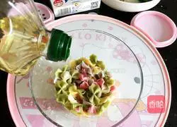 Baby Fish Intestine Butterfly Noodles Recipe Illustration 6