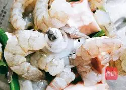 Illustration of how to make shrimp chaos 2