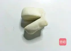 Illustration of how to make heart-shaped white steamed buns 11