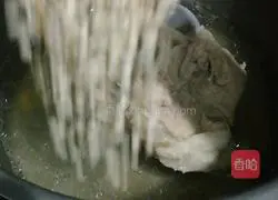 Winter Melon and Barley Rice Tube Bone Soup Illustration 9