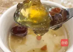 How to make longan, red dates, peach gum syrup Illustration 6