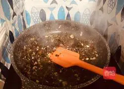 Illustration of how to make prune pancake 3