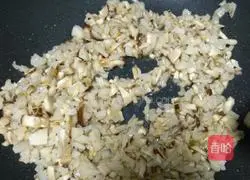 Illustration of making shiitake mushrooms and lotus root lean meat 2